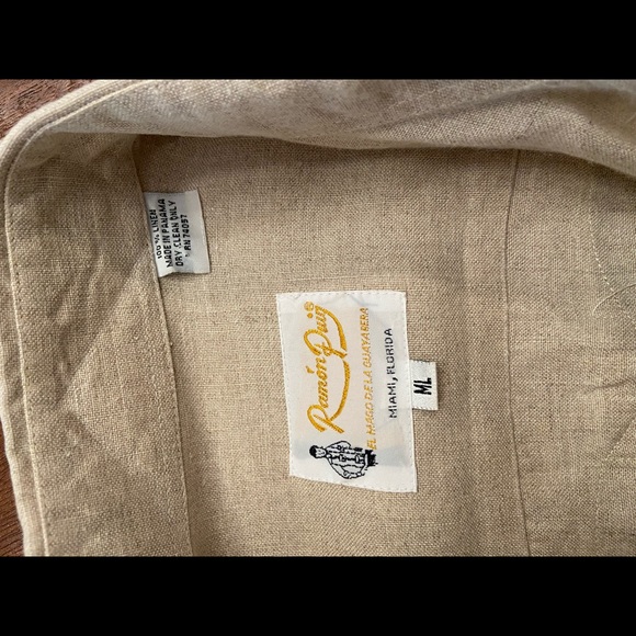 Men’s Guayabera - Picture 3 of 3